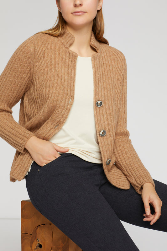 Strickjacke mit Knöpfen