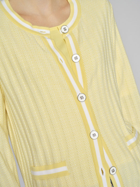 Strickjacke mit Fischgrätenstruktur