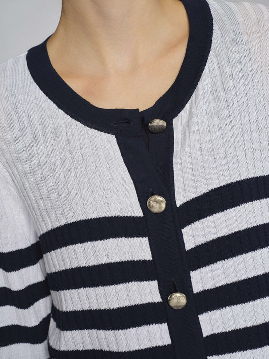 Strickjacke mit Knöpfen