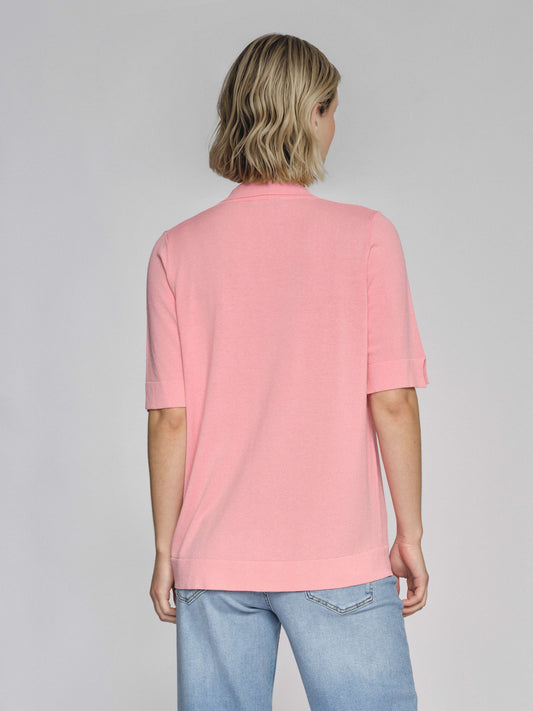 Strickpolo mit Zierknöpfen