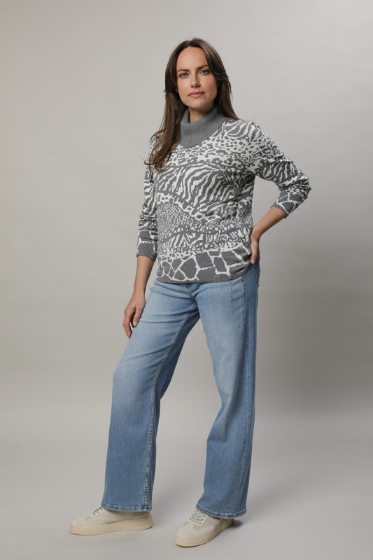 Pullover mit spitz zulaufendem Rollkragen und Jacquardmuster