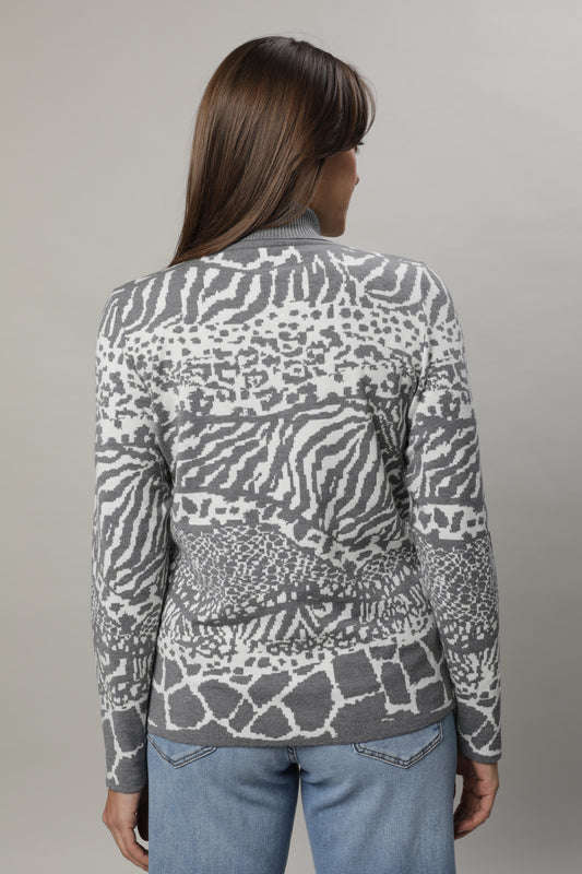 Pullover mit spitz zulaufendem Rollkragen und Jacquardmuster