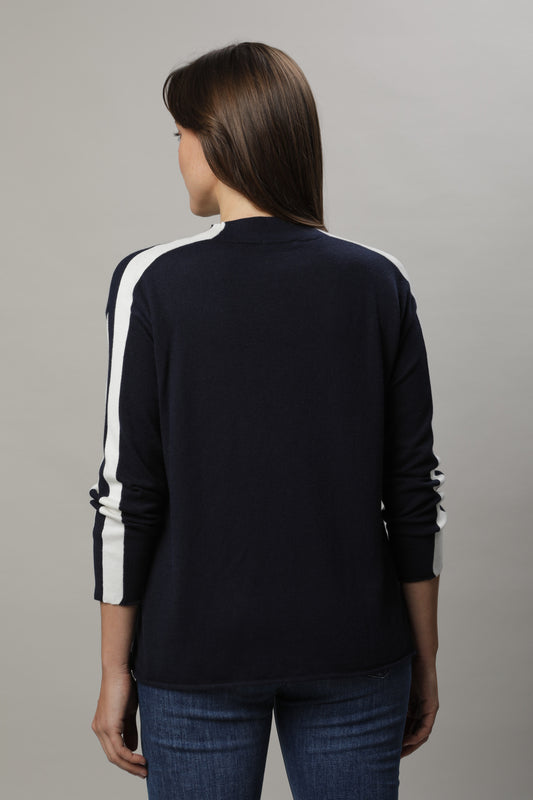 Pullover mit Kelchkragen und Frontdruck