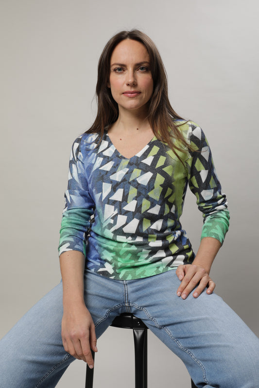 Pullover mit V-Ausschnitt und Alloverdruck