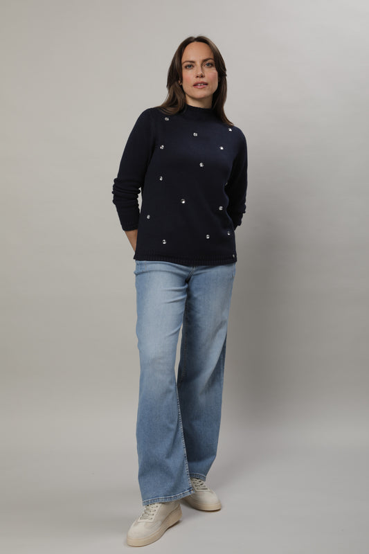 Pullover mit Kelchkragen und Schmucksteinen