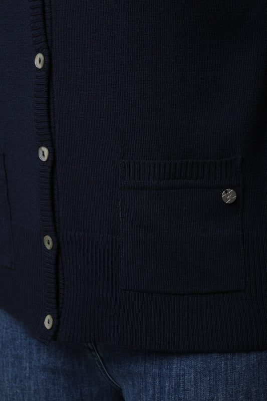 Strickjacke mit V-Ausschnitt und Knöpfen