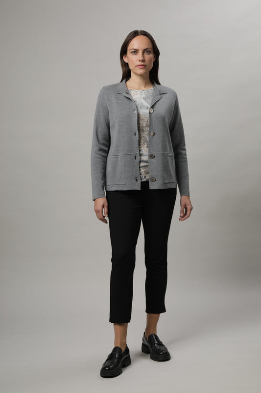 Strickjacke mit Umlegekragen und Knöpfen