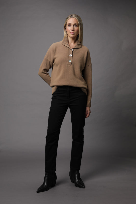 Pullover mit Stehkragen und Knopfleiste