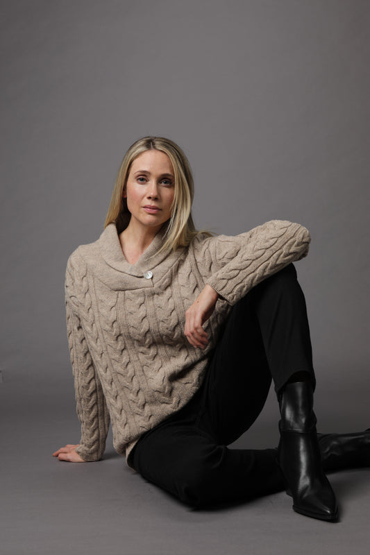 Pullover mit besonderem Kragen und Strukturmuster