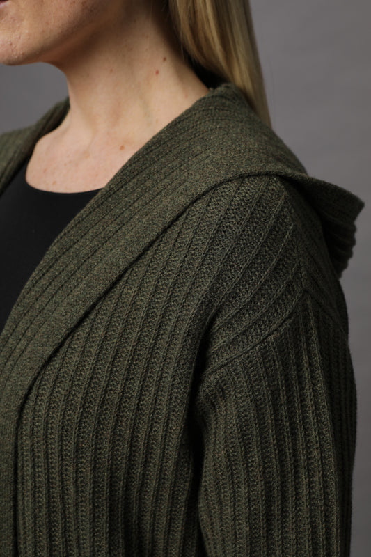lange, offene Strickjacke mit Kapuze und Strukturmuster