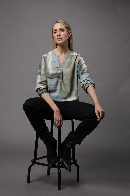 Bluse mit Rundhals und Alloverdruck