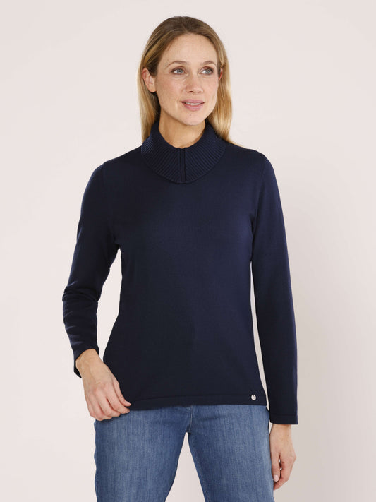 Pullover mit spitz zulaufendem Rollkragen