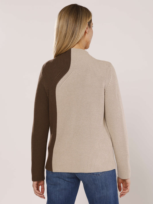 Pullover mit Kelchkragen