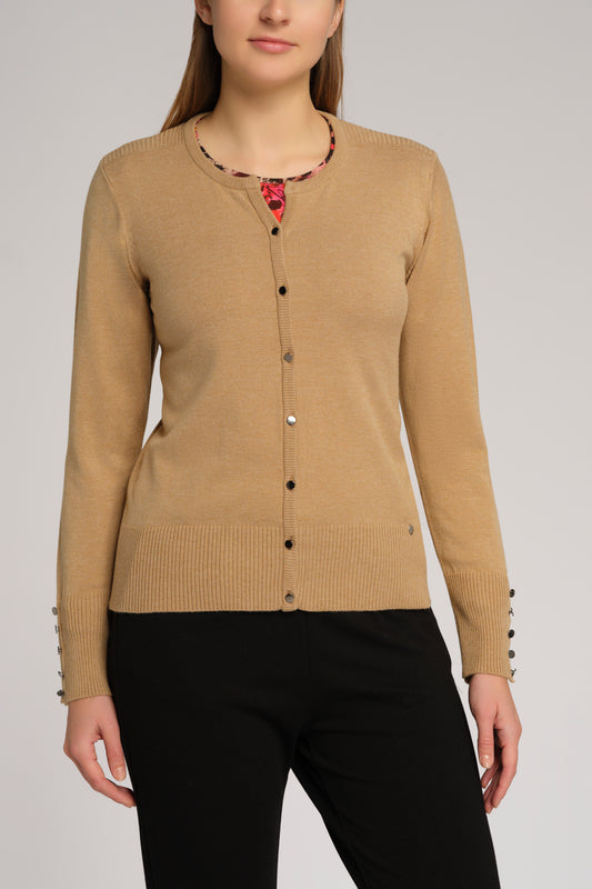 Strickjacke mit Knöpfen